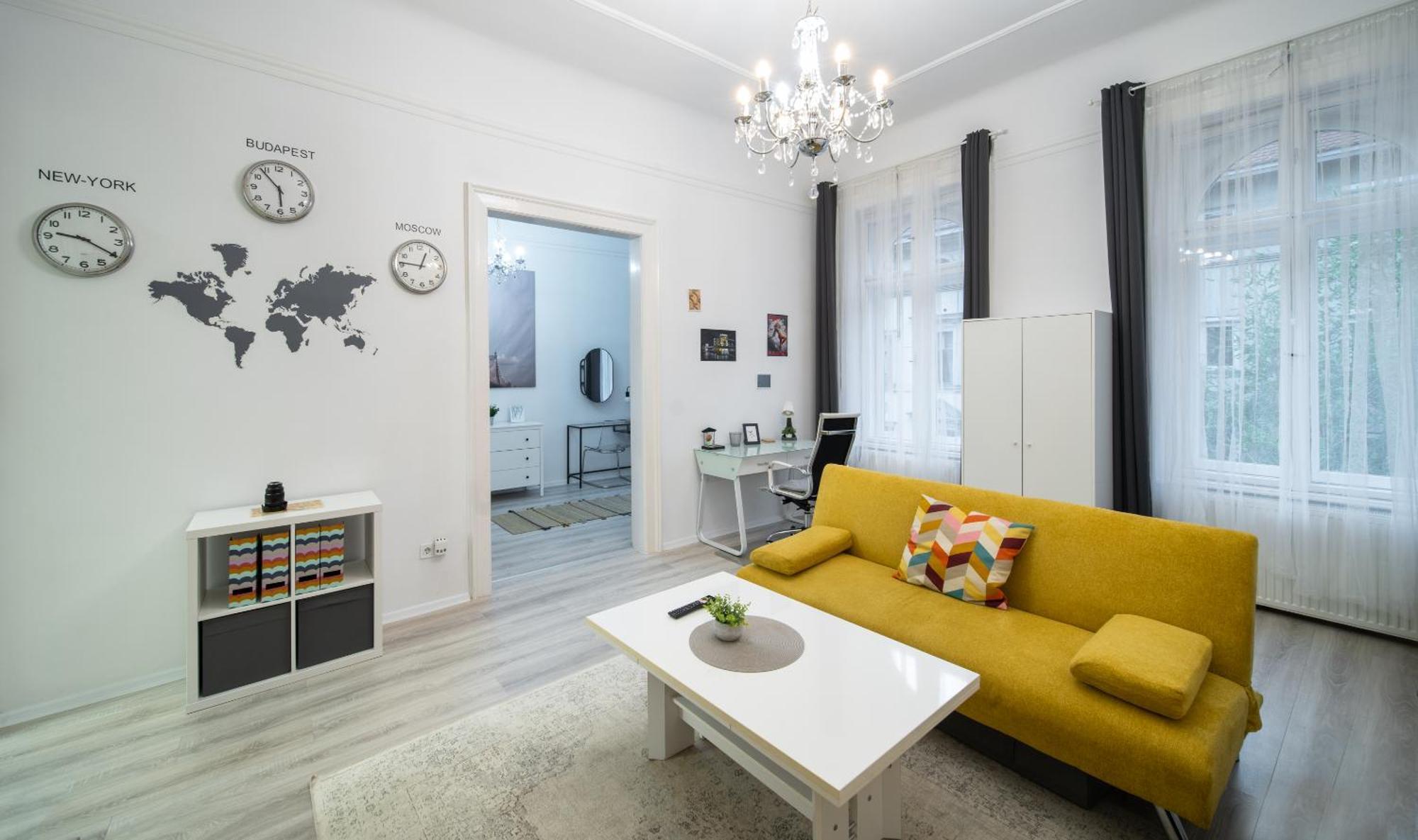 Perfect Location,Newly Decorated Modern, Large Place 60 M2, Really Quiet So You Can Have A Good Night Sleep, Ac, Netflix, Smart Tv, High-Speed Internet, World Famous New York Cafe Only 10 Minutes Walk بودابست المظهر الخارجي الصورة